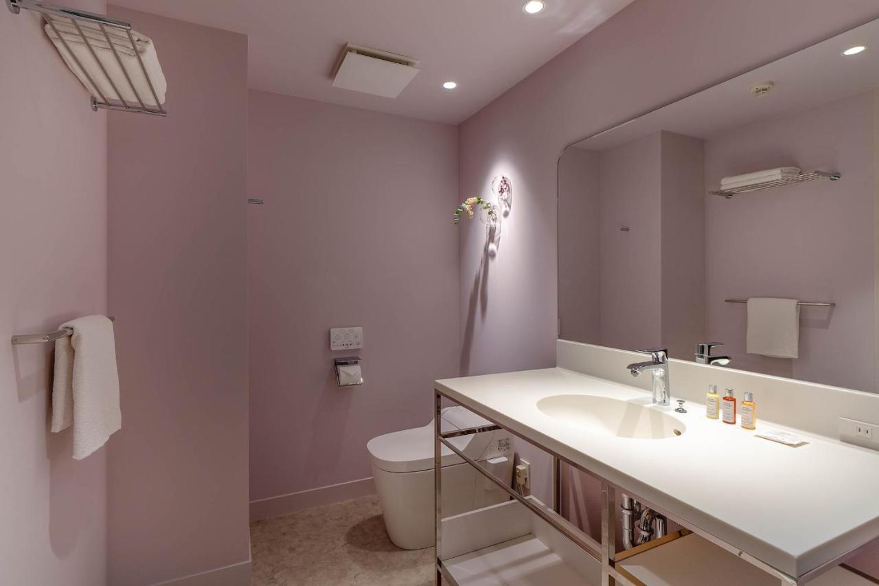 The Boly Osaka Hotel Bagian luar foto